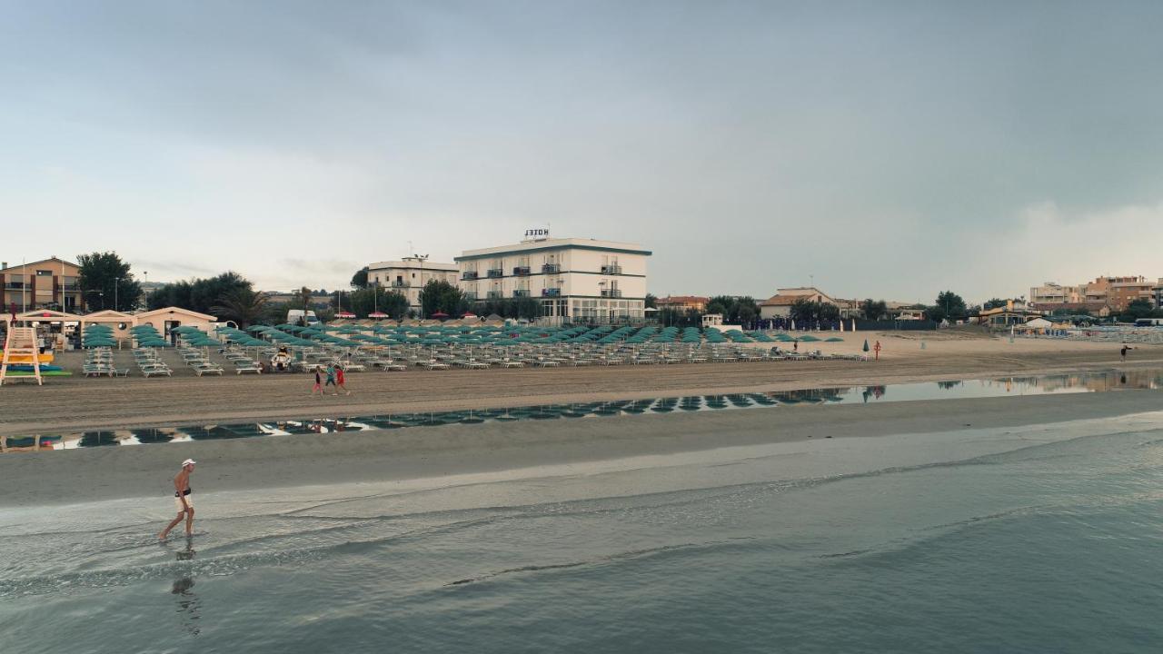 Hotel Internazionale Маротта Экстерьер фото